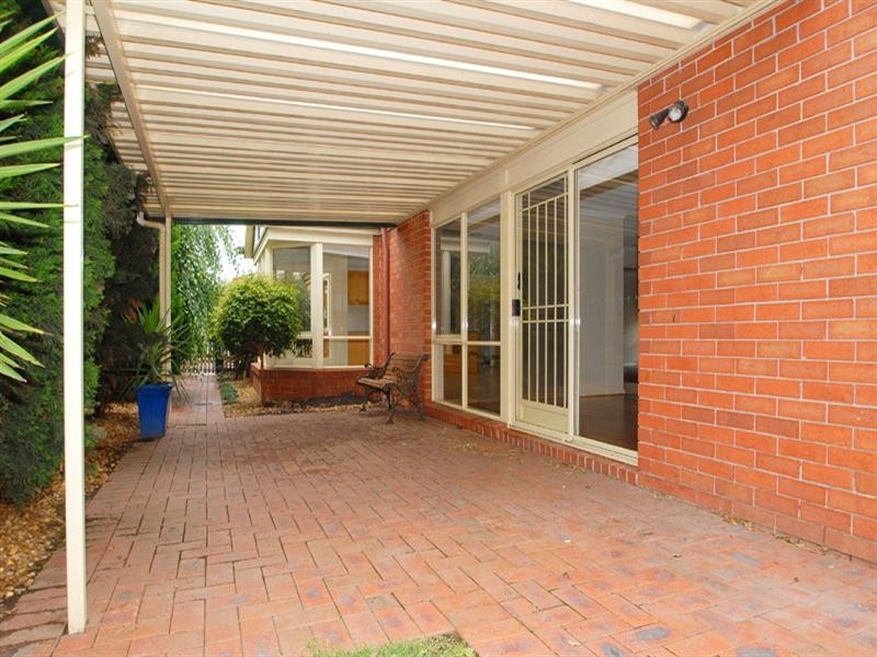 15 Palm Grove Boulevard, Aspendale Gardens VIC 3195