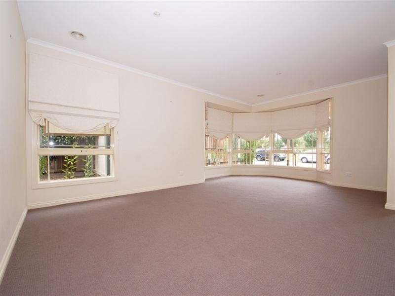 15 Palm Grove Boulevard, Aspendale Gardens VIC 3195