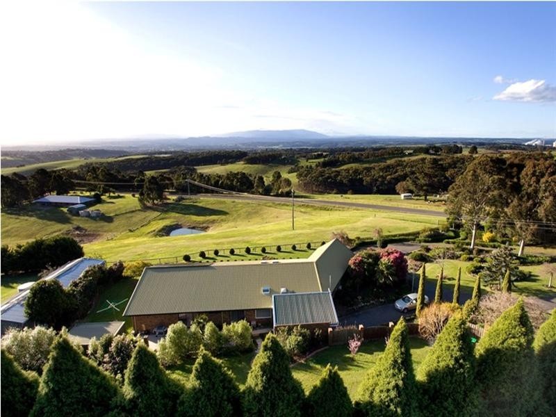 180 Pearces Track, Hernes Oak VIC 3825