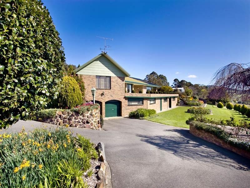 180 Pearces Track, Hernes Oak VIC 3825
