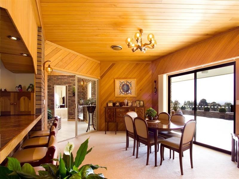 180 Pearces Track, Hernes Oak VIC 3825