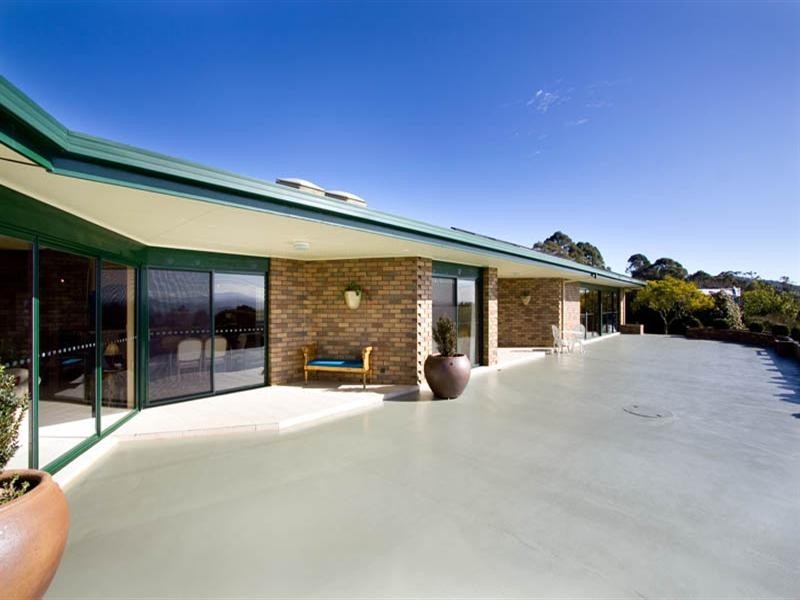 180 Pearces Track, Hernes Oak VIC 3825