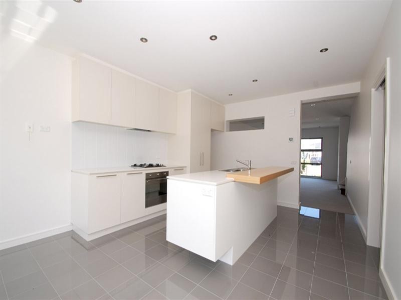 21 Paragon Way, Waterways VIC 3195