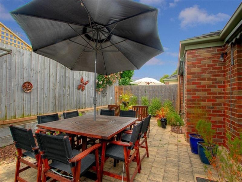 18 Edith Street, Mordialloc VIC 3195
