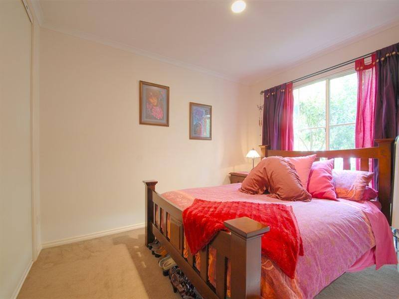 18 Edith Street, Mordialloc VIC 3195