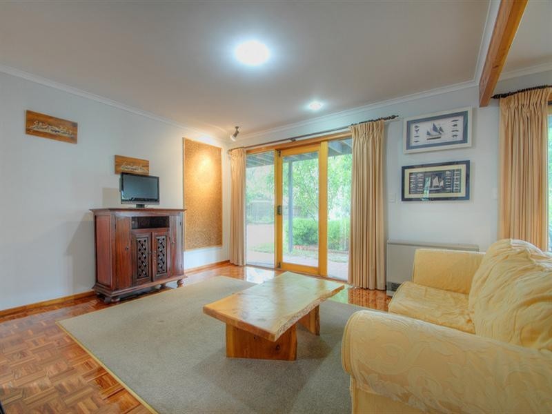 12 Tatyoon Close, Aspendale Gardens VIC 3195