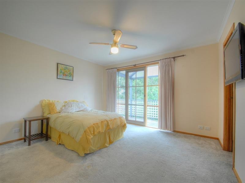 12 Tatyoon Close, Aspendale Gardens VIC 3195