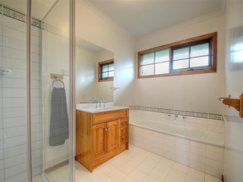 12 Tatyoon Close, Aspendale Gardens VIC 3195