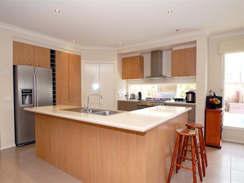 5 Observation Court, Waterways VIC 3195