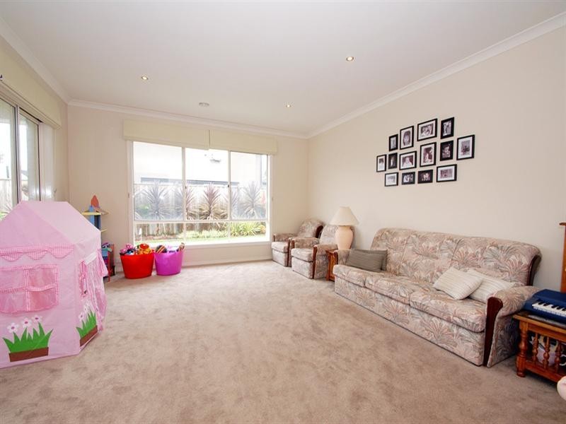 5 Observation Court, Waterways VIC 3195