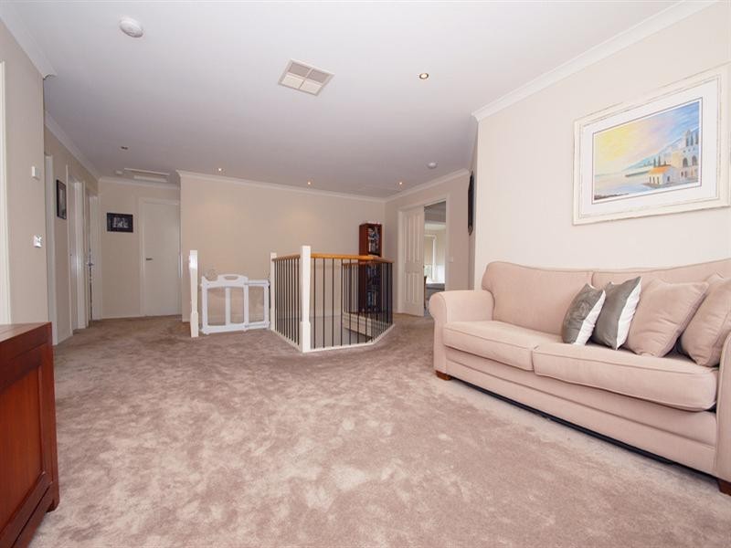 5 Observation Court, Waterways VIC 3195