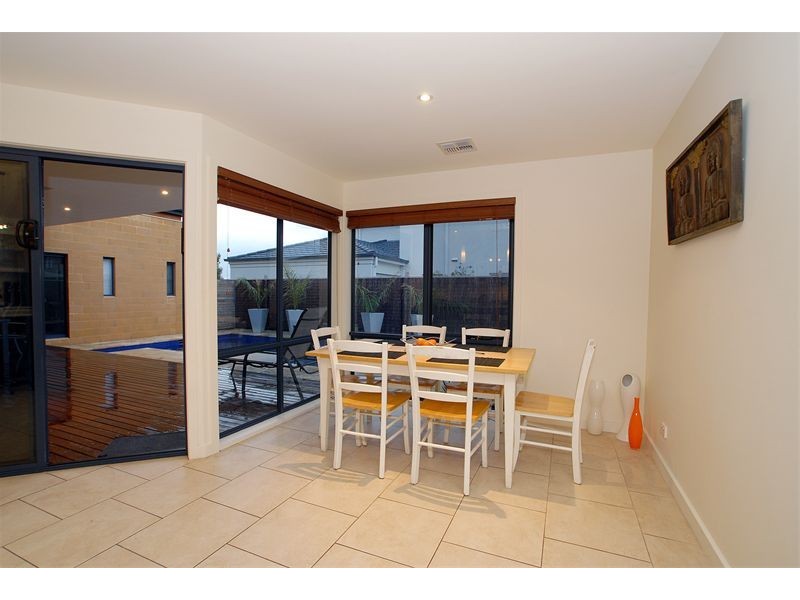 23 Waterside Drive, Waterways VIC 3195