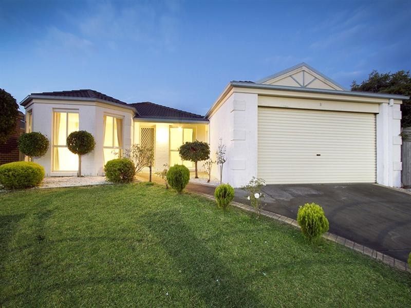 33 Hillview Drive, Carrum Downs VIC 3201