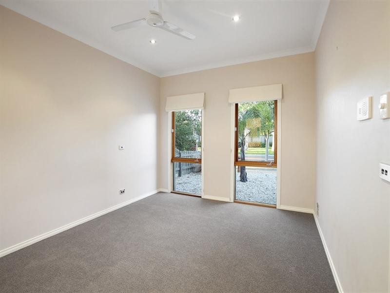 10 Black Knight Street, Mordialloc VIC 3195