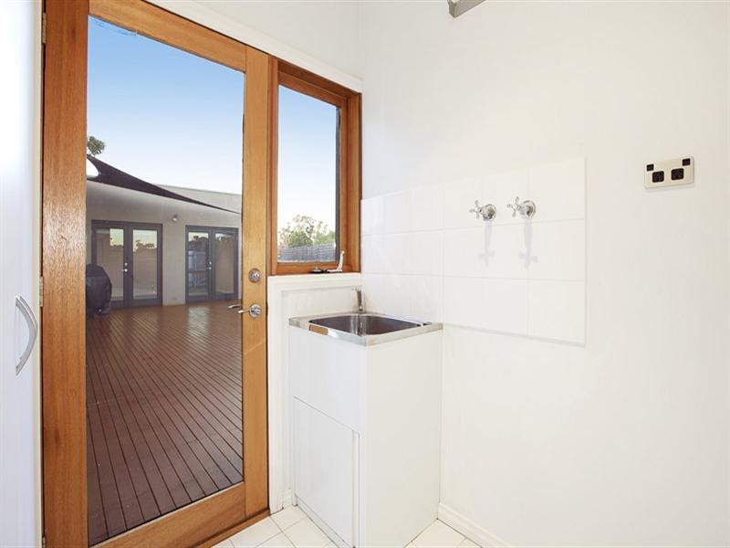 10 Black Knight Street, Mordialloc VIC 3195