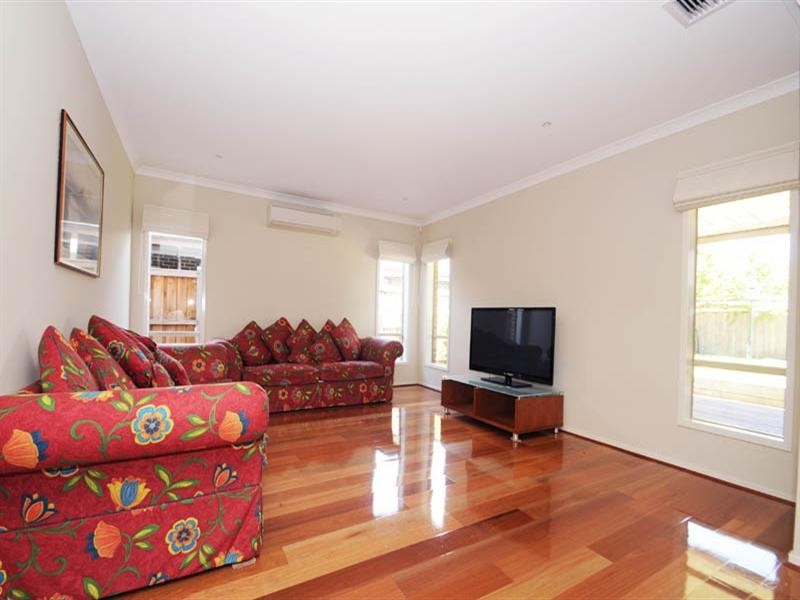 140 Lakeview Boulevard, Keysborough VIC 3173