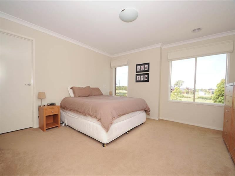 140 Lakeview Boulevard, Keysborough VIC 3173
