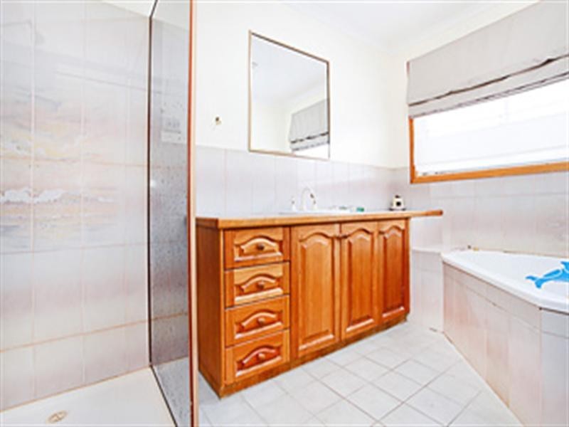 12 Lorna Court, Aspendale Gardens VIC 3195