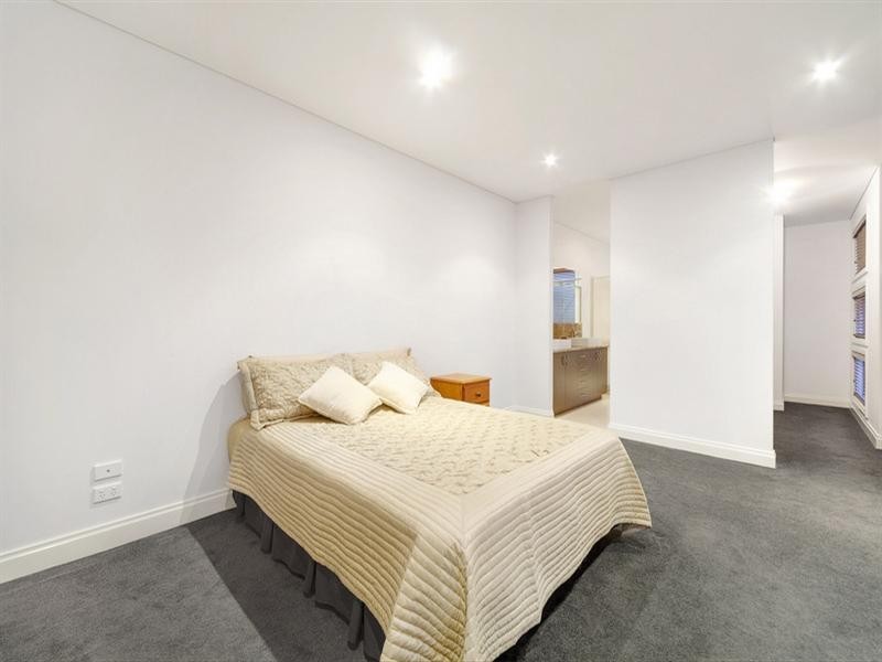 3 Island Point Avenue, Waterways VIC 3195