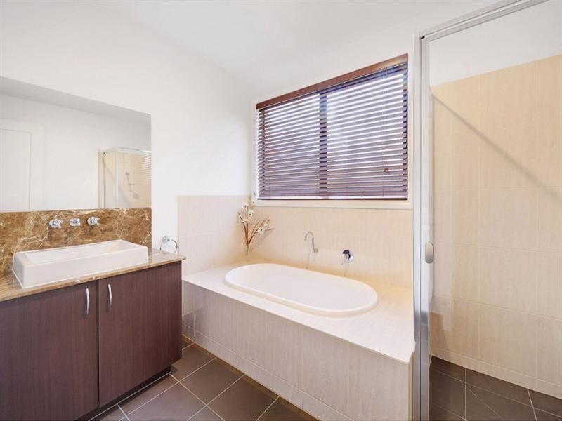 3 Island Point Avenue, Waterways VIC 3195