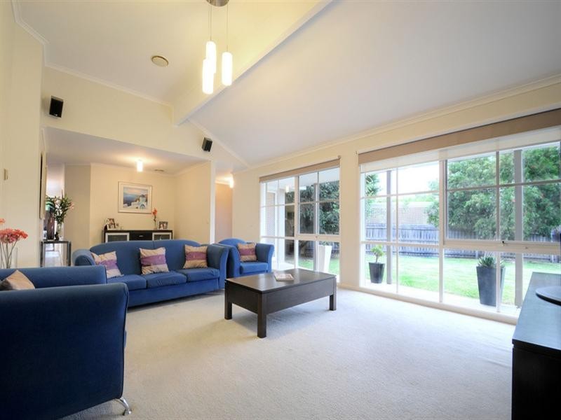 11 Sutherland Avenue, Aspendale Gardens VIC 3195