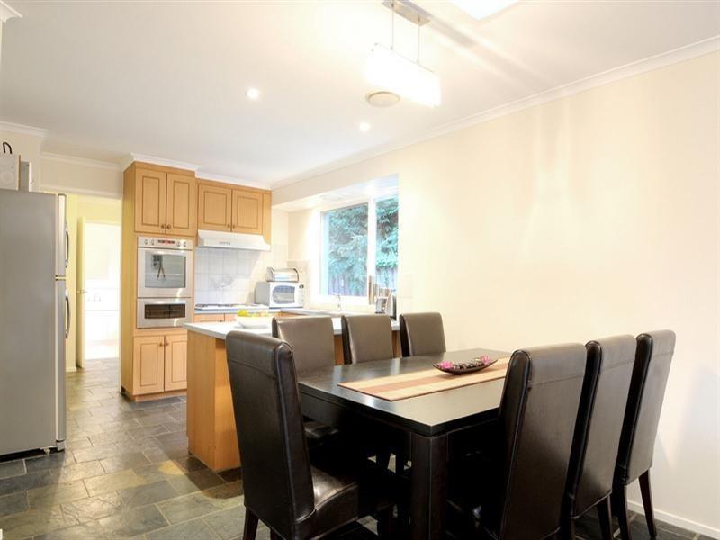 11 Sutherland Avenue, Aspendale Gardens VIC 3195