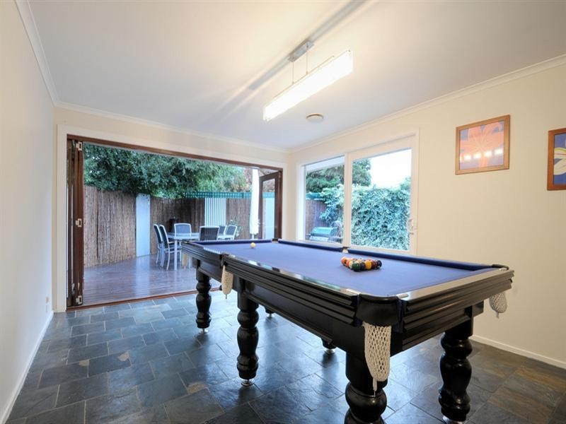 11 Sutherland Avenue, Aspendale Gardens VIC 3195