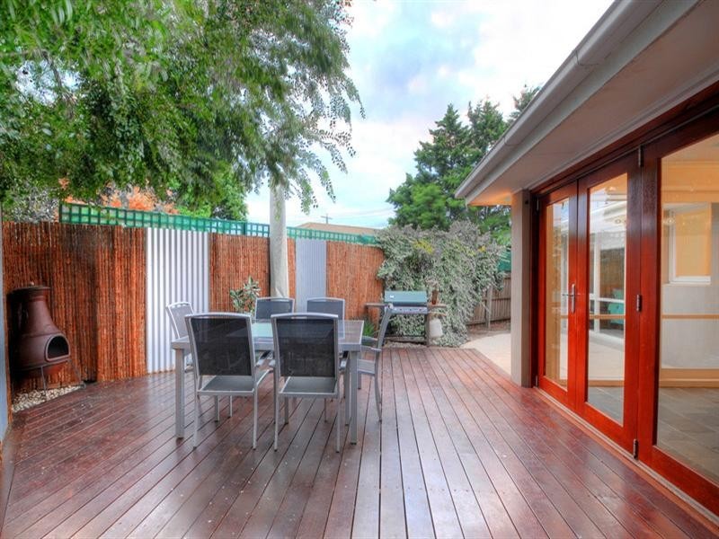 11 Sutherland Avenue, Aspendale Gardens VIC 3195