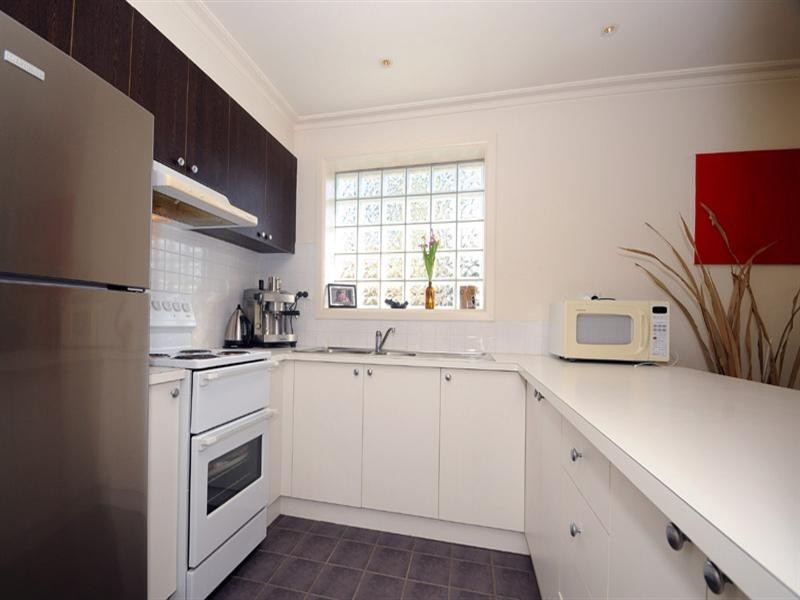 3/11a Gladstone Parade, Elsternwick VIC 3185