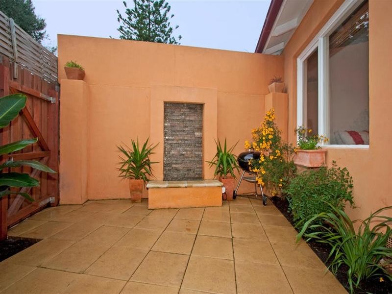 8/1-3 James Street, Mordialloc VIC 3195