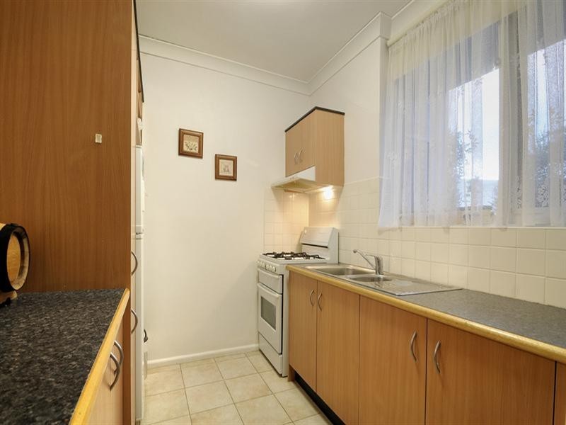 2/44 Cedric Street, Mordialloc VIC 3195