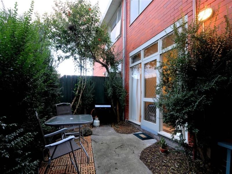 2/44 Cedric Street, Mordialloc VIC 3195