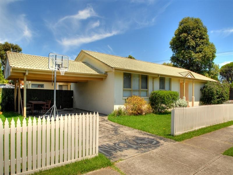 2 Emanuel Drive, Seaford VIC 3198
