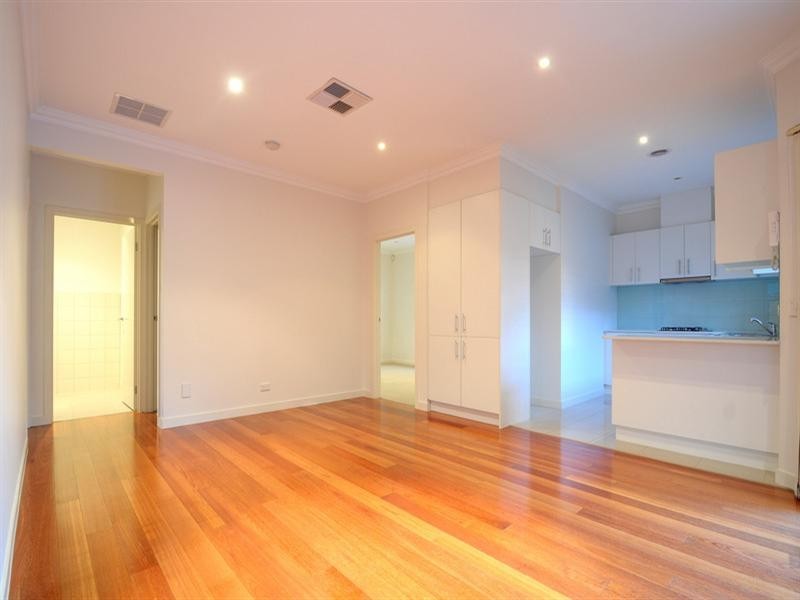 2/18 Crown Avenue, Mordialloc VIC 3195