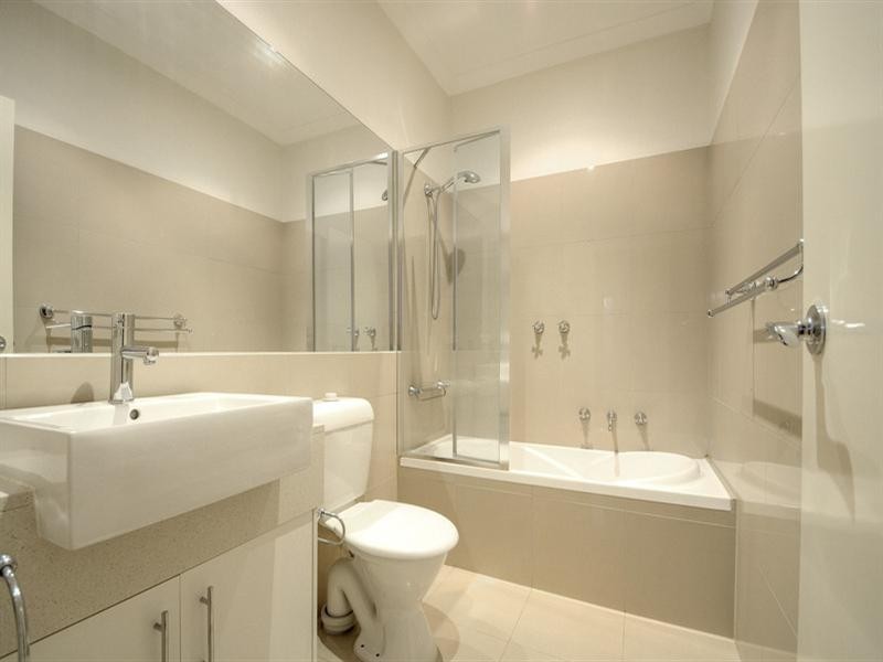 2/18 Crown Avenue, Mordialloc VIC 3195