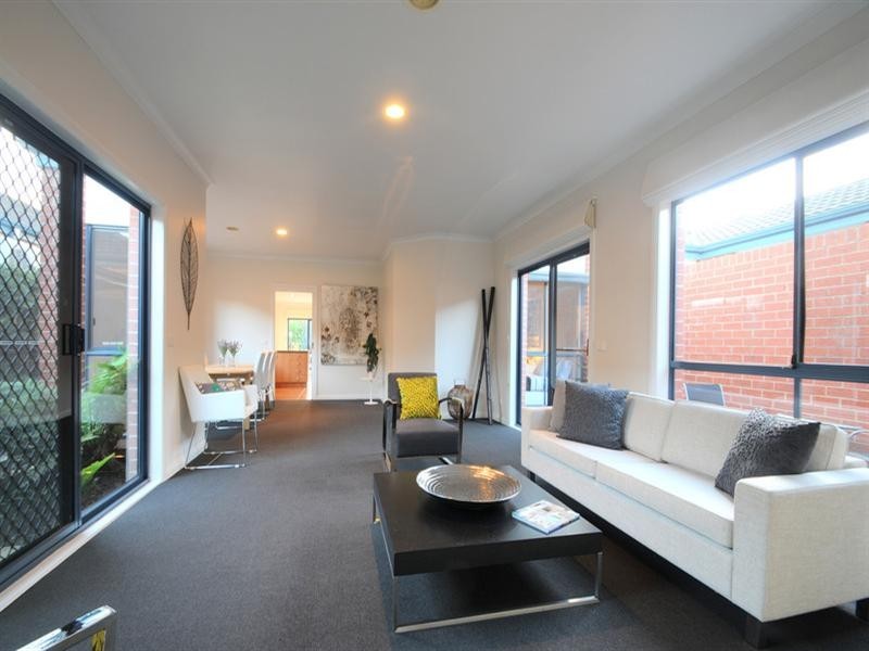 2/22 Parsons Street, Mordialloc VIC 3195