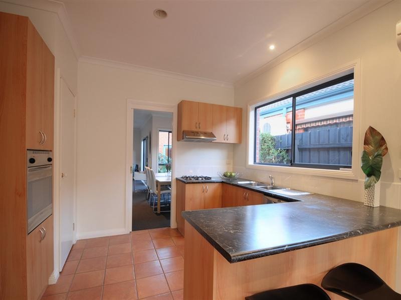 2/22 Parsons Street, Mordialloc VIC 3195