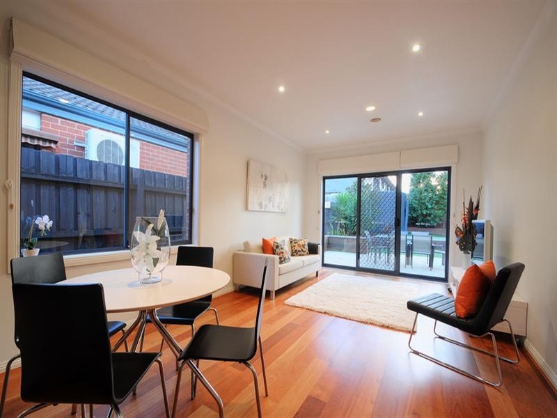 2/22 Parsons Street, Mordialloc VIC 3195