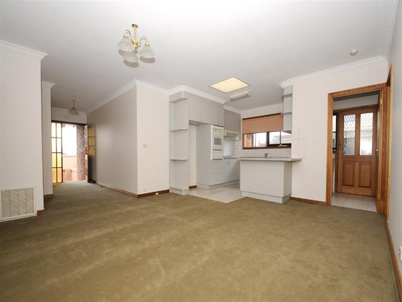 2/15 Albenca Street, Mentone VIC 3194