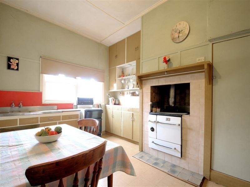 2 Bertram Street, Mordialloc VIC 3195