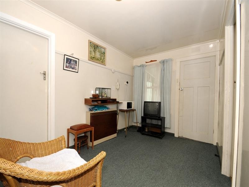 2 Bertram Street, Mordialloc VIC 3195