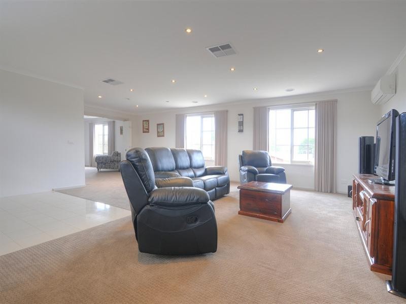 56 Milroy Crescent, Seaford VIC 3198