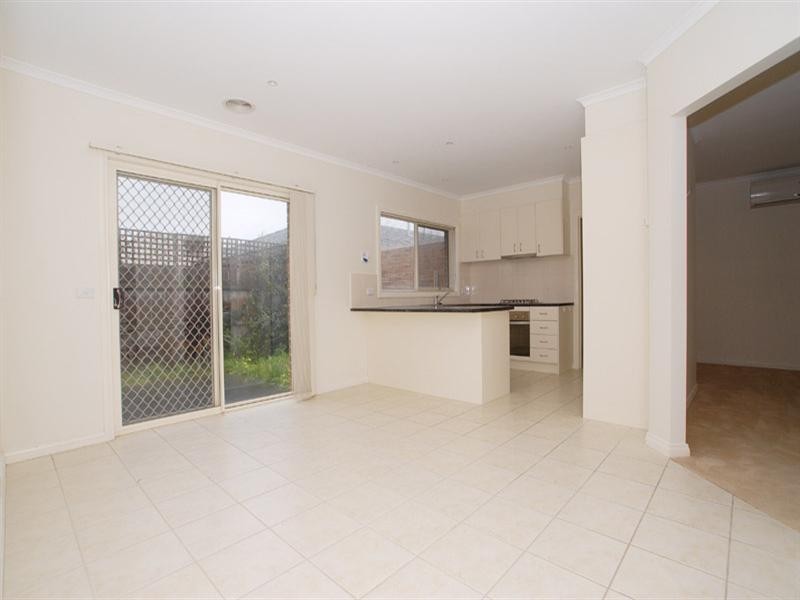 2/6 Munro Avenue, Edithvale VIC 3196