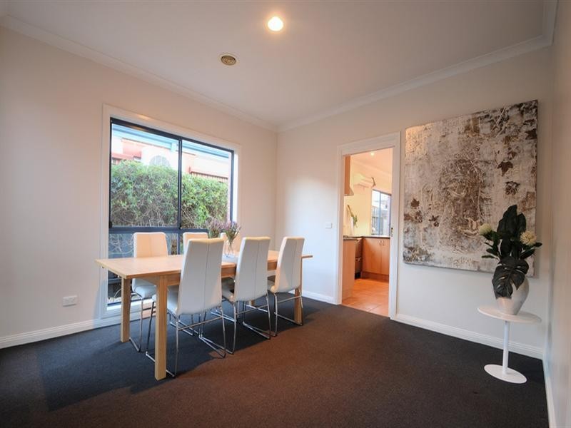 2/22 Parsons Street, Mordialloc VIC 3195