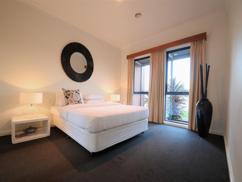 2/22 Parsons Street, Mordialloc VIC 3195