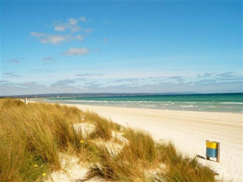 11/6 Robertson Parade, Aspendale VIC 3195