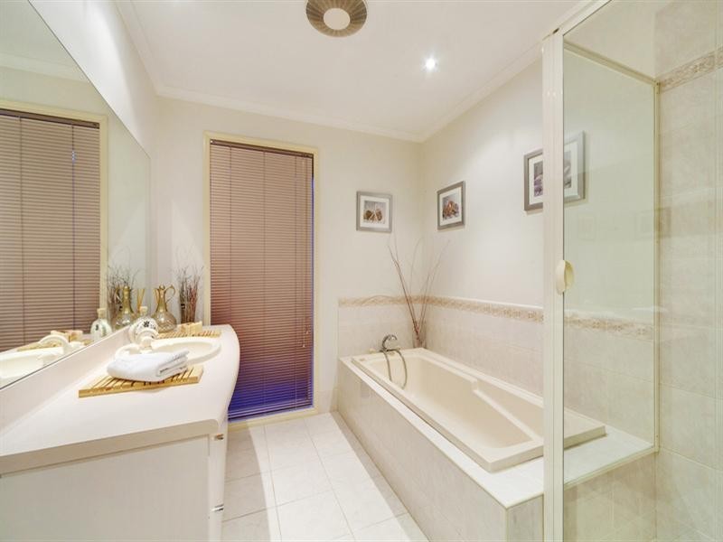 42 Winners Circle, Aspendale Gardens VIC 3195