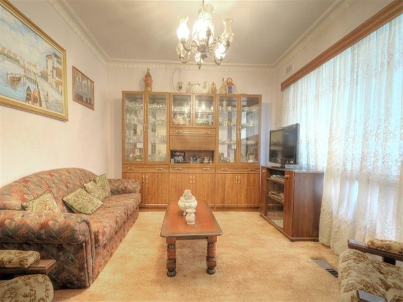 11 Moncur Avenue, Springvale VIC 3171