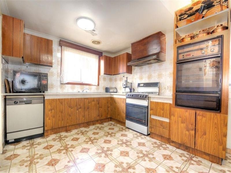 11 Moncur Avenue, Springvale VIC 3171