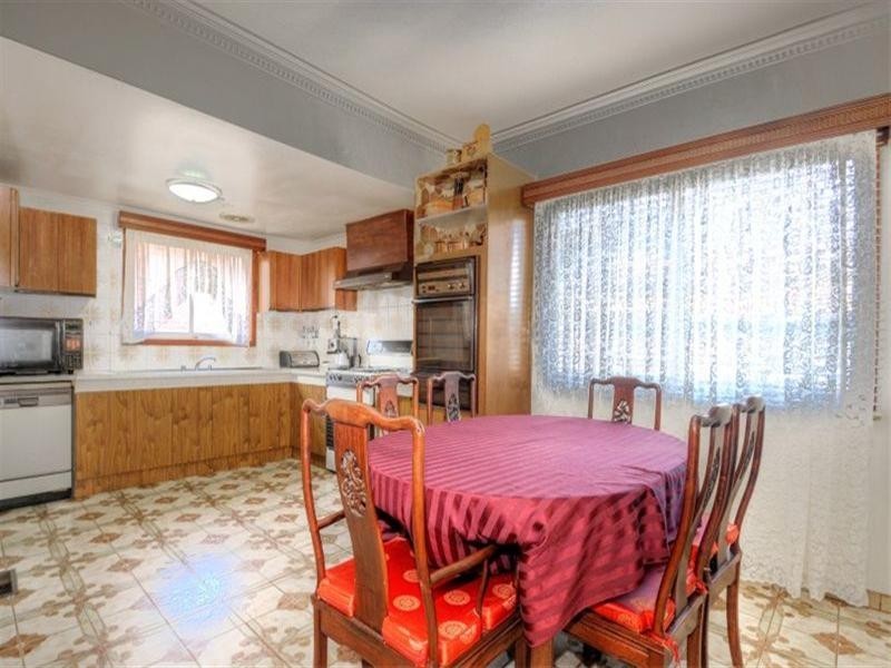 11 Moncur Avenue, Springvale VIC 3171